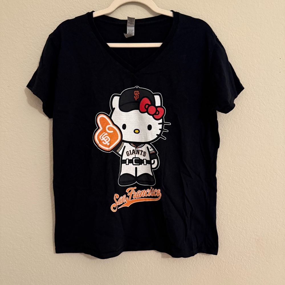 Gildan Hello Kitty San Francisco Giants V Neck T-Shirt - Black Womens XL